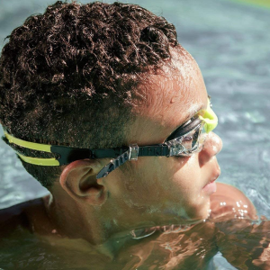 Speedo Skoogles Kids Swim Goggles, No Leak, Anti-Fog, Easy to Adjust and Comfortable with UV Protection