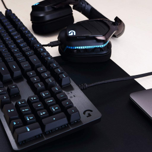 Logitech G G512 CARBON LIGHTSYNC RGB Mechanical Gaming Keyboard with GX Brown Switches