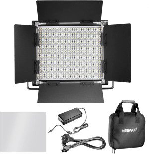 Neewer Professional Metal Bi-Color LED Video Light for Studio, Youtube, Product Photography, Video Shooting, Durable Metal Frame, Dimmable 660 Beads, with U Bracket and Barndoor, 3200-5600K, CRI 96+