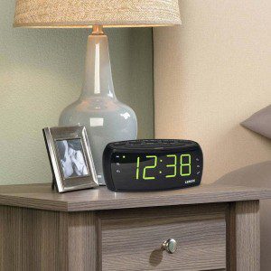 Lenoxx Large Number Clock Radio, Black