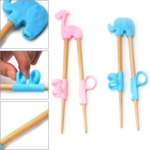 Training Chopsticks, 4 Pairs Kids Children Chopsticks Reusable Bamboo Easy to Use Chopsticks Helper Learner Chopsticks Right or Left Handed for Beginners Kids and Adults