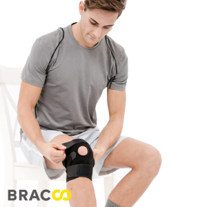 Bracoo KS10 Knee Support, Open-Patella Stabiliser & Fully-Adjustable Neoprene Brace – Arthritic Pain Relief, Sports Injury Rehabilitation & Protection against Reinjury