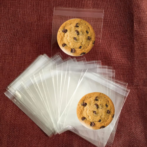 200Pcs Clear Cookie Bags, Betterjonny 3.93X5.12+0.79In Self Adhesive Plastic Bags Gift Biscuit Bakery Bags for Cookie Cake Chocolate Candy Bakery Part