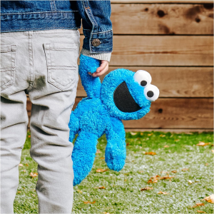 Sesame Street – Take along Cookie Monster 26Cm Stuffed Plush Toy, 33 X 20 X 20Cm