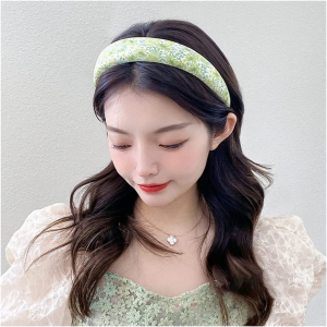 Green Floral Headband for Women Girls Hair Accessories Satin Padded Headband Sponges Puff Headbands Non Slip Boho Head Bands for Women’S Hair Wide Cloth Puffy Headband