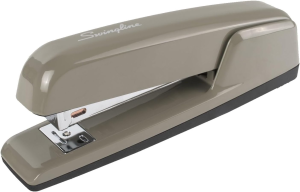 Swingline Stapler, 747 Desktop Stapler, 30 Sheet Capacity, Durable Metal Stapler for Desk, Rio Red (74736)