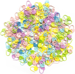 Stitch Markers, 200PCS Colorful Heart Shape Knitting Crochet Locking Stitch Markers for Knitting Sewing Stitching Weaving (Bulk)