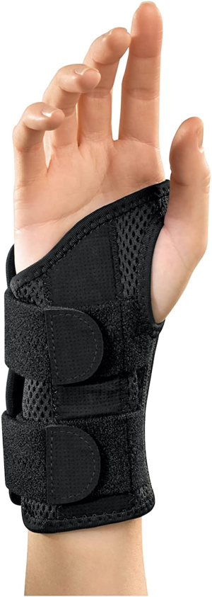 Mueller Green Fitted Wrist Brace for Right Hand, Black Small/Medium